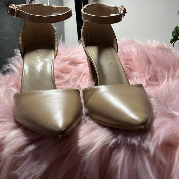 Women's Size 6.5 Closed Toe Pointed Heels with Strap - Picture 5 of 5